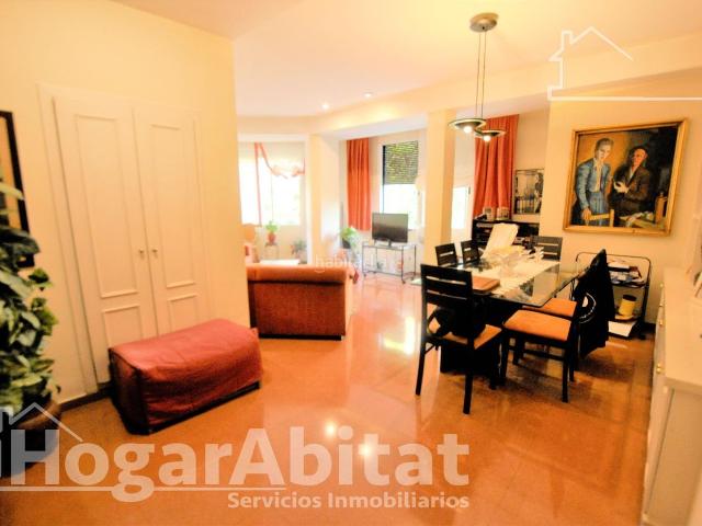 Piso en venta en Valencia, Arrancapins. ALTO, MODERNO Y LUMINOSO CON ASCENSOR, CERCA DEL METRO. Pisos.