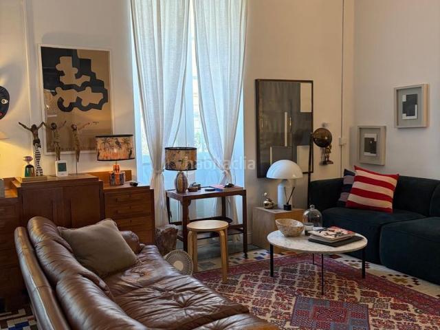 Piso en venta en Valencia, Arrancapins. Encanto, luz y esencia valenciana en una finca clásica de Arrancapins. Pisos.