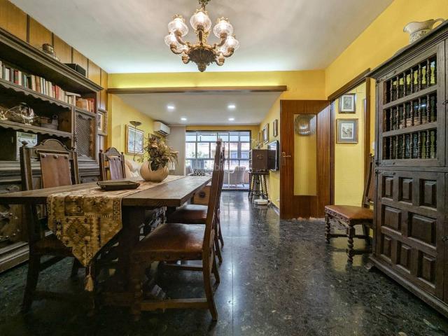 Piso en venta en Valencia, Arrancapins. Piso en venta en Calle Pintor Benedito. Pisos.