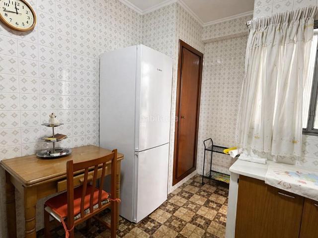 Piso en venta en Valencia, Barrio Benicalap. Excelente vivienda de 4 dormitorios lista para entrar a vivir dentro de Valencia. Pisos.