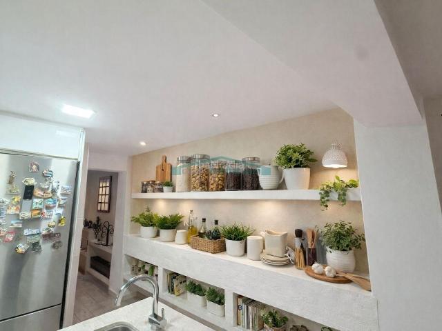 Piso en venta en Valencia, Barrio Benicalap. Piso reformado de 79 m2 con excelentes calidades en Benicalap. Pisos.