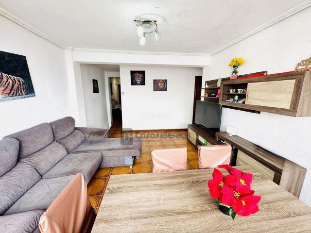 Piso en venta en Valencia, Barrio Benicalap. ValenciaPiso. Pisos.