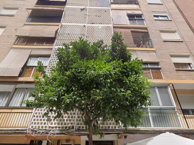 Piso en venta en Valencia, Barrio de Benimaclet. Oportunidad en el Corazón de Benimaclet! Piso con Encanto y Vistas Despejadas. Pisos.