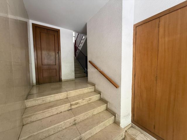 Piso en venta en Valencia, Barrio de Benimaclet. Hay casas bonitas. Y luego está esta. Pisos.