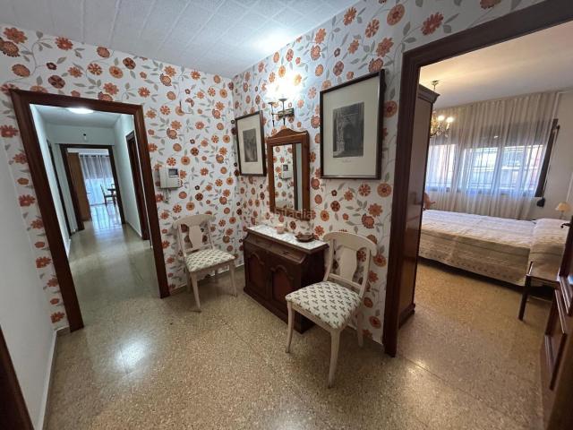 Piso en venta en Valencia, Barrio de Patraix. Amplia y Soleada Vivienda. Pisos.