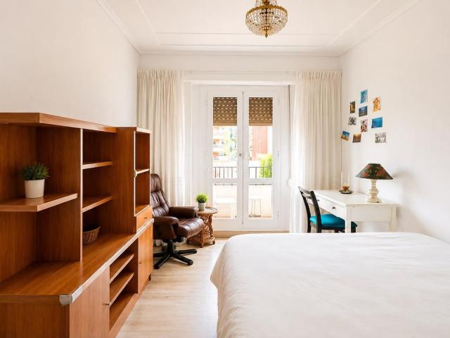 Piso en venta en Valencia, Barrio de Patraix. Frente al cuartel de la Guardia Civil. Pisos.
