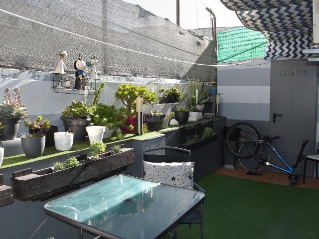 Piso en venta en Valencia, Barrio de Patraix. Vivienda cómoda, bien ubicada ideal para quienes valoran el espacio todos los servicios cerca buena conexión con el centro. Pisos.