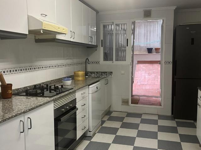 Piso en venta en Valencia, Benimàmet. 225.000 PISO VPO DE 3 DORMITORIOS CON PLAZA DE GARAJE Y TRASTERO. Pisos.
