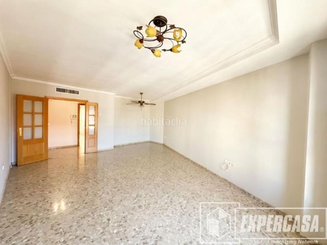 Piso en venta en Valencia, Benimàmet. Pisos.