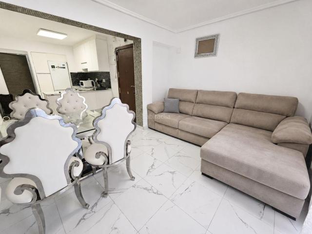 Piso en venta en Valencia, Benimàmet. Precioso piso reformado en el centro de Benimàmet Se vende magnífica vivienda situada en una segunda planta sin ascensor, completa. Pisos.