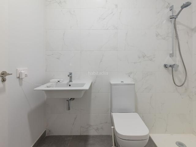 Piso en venta en Valencia, Beteró. Piso Nuevo 2025 con terraza, a metros del mar. Pisos.