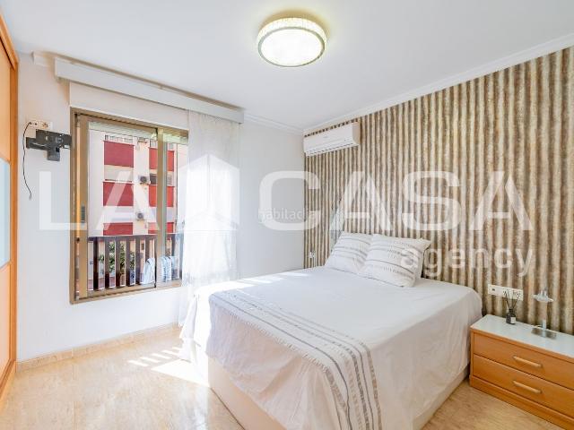 Piso en venta en Valencia, Beteró. Piso de 106 m con 3 dormitorios y ascensor en Valencia. Pisos.