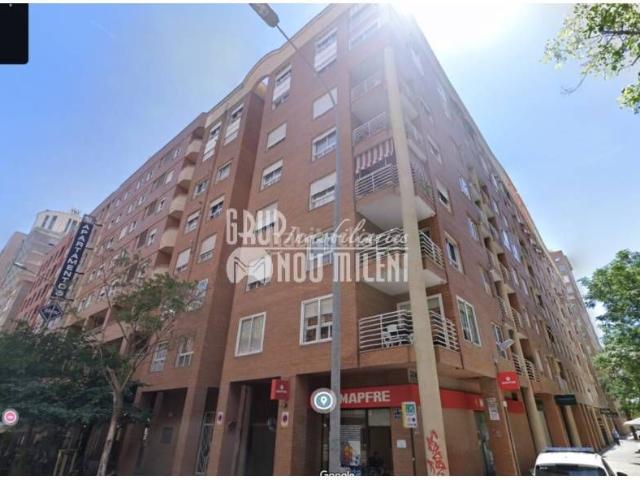 Piso en venta en Valencia, Ciutat de les Ciències i de les Arts Justicia. Venta de un ático en València Capital. Pisos.