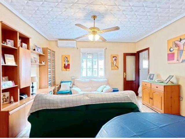 Piso en Venta en Valencia de las Torres, Valencia