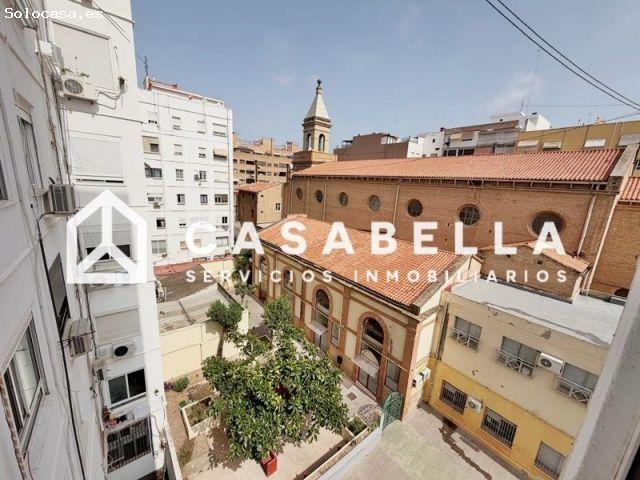 Piso en Venta en Valencia de las Torres, Valencia