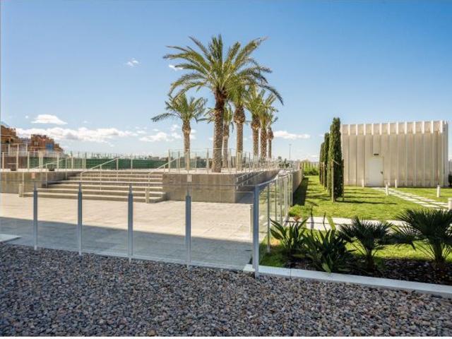 Piso en Venta en Valencia de las Torres, Valencia
