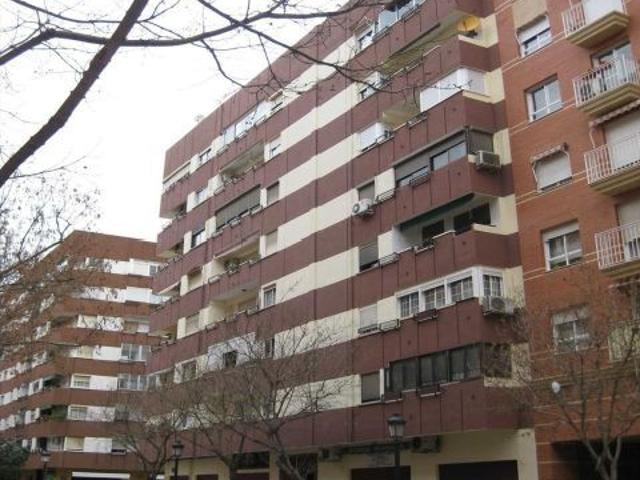 Piso en Venta en Valencia de las Torres, Valencia