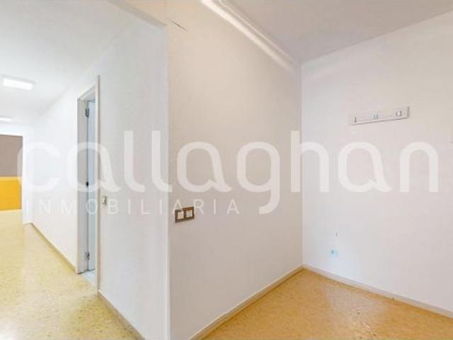 Piso en Venta en Valencia de las Torres, Valencia