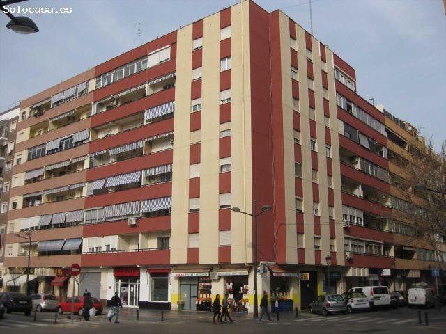 Piso en Venta en Valencia de las Torres, Valencia