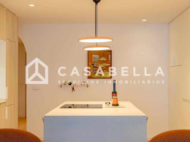Piso en venta en Valencia, Exposició. CASABELLA INMOBILIARIA vende en EXCLUSIVA vivienda de lujo completamente reformada en Pla del Real con garaje y trastero. Pisos.