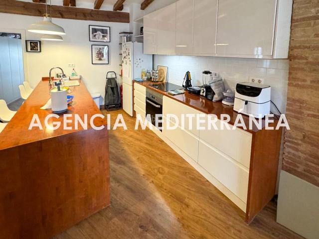 Piso en venta en Valencia, El Mercat. VIVIENDA CON ENCANTO Y VISTAS EN PLENA PLAZA REDONDA. Pisos.