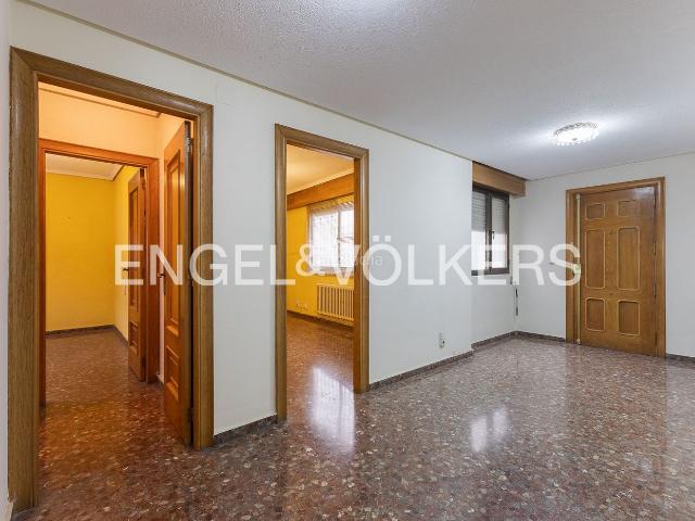 Piso en venta en Valencia, El Mercat. Diseña a tu Medida Gran Vivienda con Garaje junto al Mercado Central. Pisos.