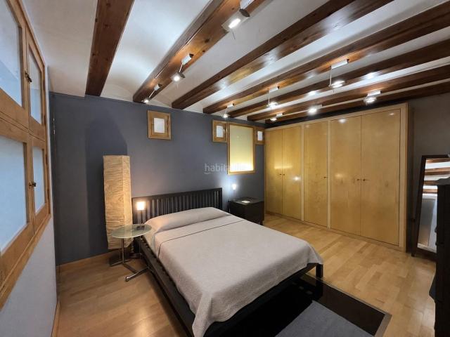 Piso en venta en Valencia, El Mercat. Hay lugares que se visitan y lugares que se viven. Esta vivienda te ofrece el privilegio de formar parte de la historia de Valenci. Pisos.