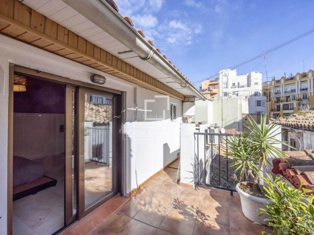 Piso en venta en Valencia, El Mercat. Magnífico y luminoso ático dúplex con terrazas en venta en Ciutat Vella, junto a la plaza del Ayuntamiento, Valencia. Pisos.