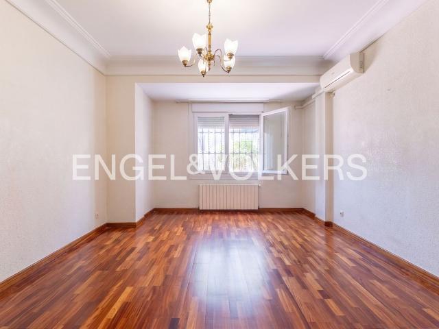 Piso en venta en Valencia, El Botànic. ESPECTACULAR PISO CON TERRAZA EN EL PILAR. Pisos.