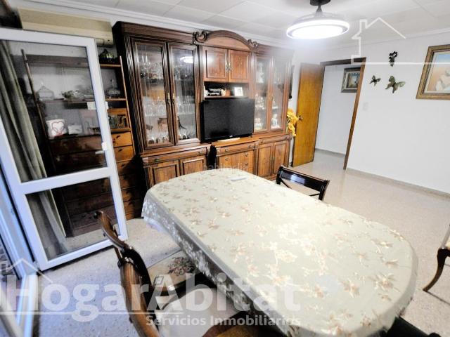 Piso en venta en Valencia, El Botànic. EXTERIOR Y LUMINOSO CON BALCÓN Y TERRAZA JUNTO A TORRES DE QUART. Pisos.