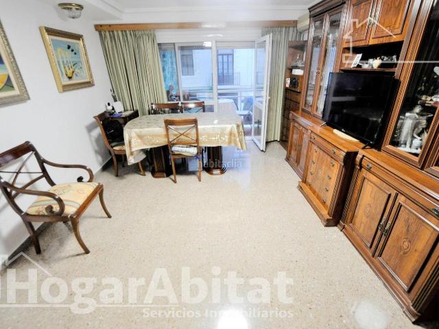 Piso en venta en Valencia, El Botànic. EXTERIOR Y LUMINOSO CON BALCÓN Y TERRAZA JUNTO A TORRES DE QUART. Pisos.