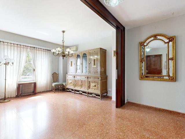 Piso en venta en Valencia, El Botànic. Vivienda en una de las grandes avenidas de Valencia. Pisos.