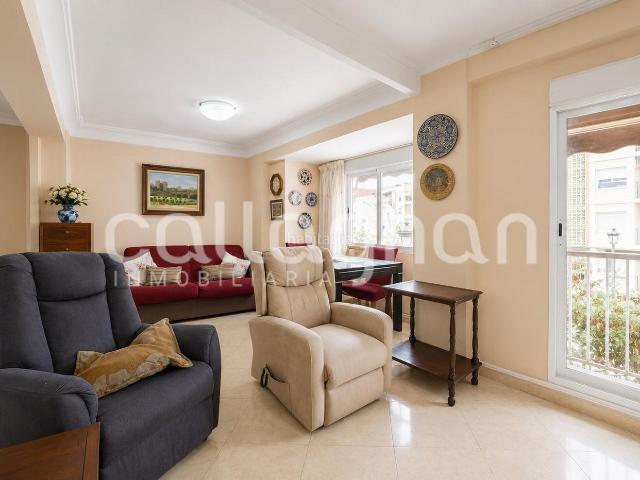 Piso en venta en Valencia, El Cabanyal El Canyamelar. Acogedor piso junto al mar en El Cabanyal. Pisos.