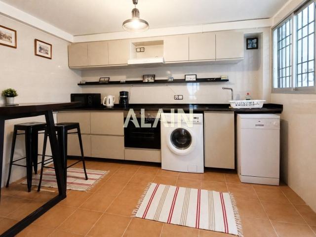 Piso en venta en Valencia, El Cabanyal El Canyamelar. Encantadora vivienda reformada en emblemática casa de El Cabanyal. Pisos.