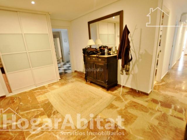 Piso en venta en Valencia, El Cabanyal El Canyamelar. IMPRESIONANTE! REFORMADO CON VISTAS AL MAR, ASCENSOR Y BALCÓN. Pisos.