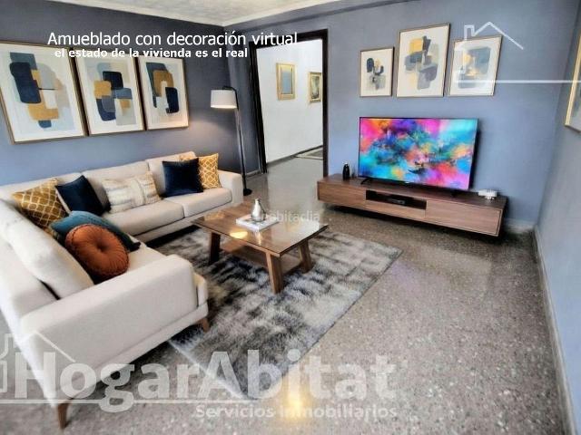 Piso en venta en Valencia, El Cabanyal El Canyamelar. MUY AMPLIO CON GARAJE Y TERRAZA CERCA DE LA PLAYA. Pisos.