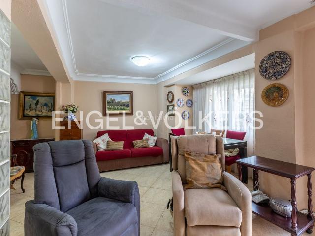 Piso en venta en Valencia, El Cabanyal El Canyamelar. Ubicación privilegiada en pleno cabañal. Pisos.