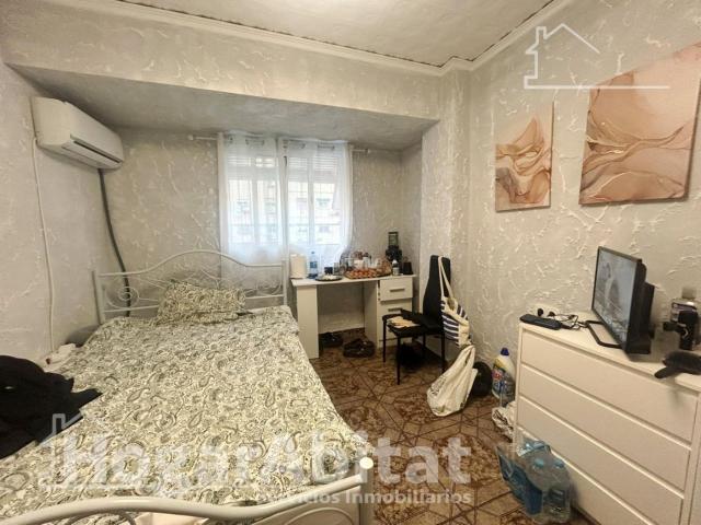 Piso en venta en Valencia, El Calvari. OPORTUNIDAD DE INVERSIÓN! REFORMADO CON ASCENSOR EN CAMPANAR. Pisos.