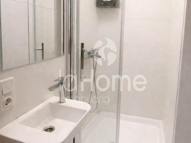 Piso en venta en Valencia, El Calvari. PISO DE 5 DORMITORIOS ALQUILADO Y CON RENTABILIDAD. Pisos.