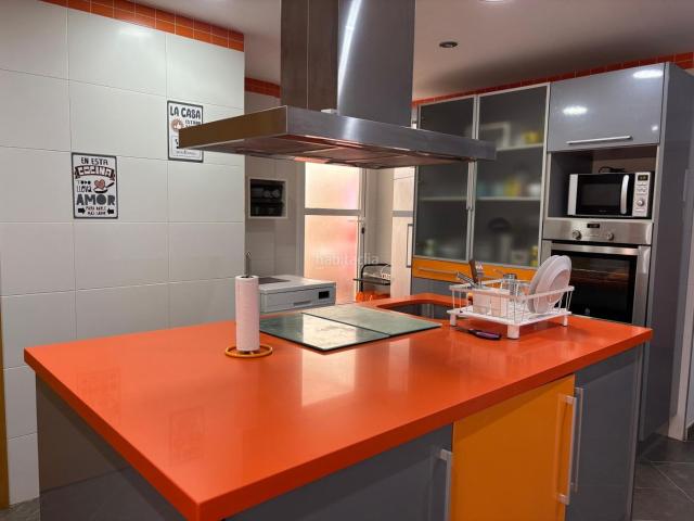 Piso en venta en Valencia, El Castellar i l'Oliverar. PISO REFORMADO EN CASTELLAROLIVERAL CON TERRAZA. Pisos.