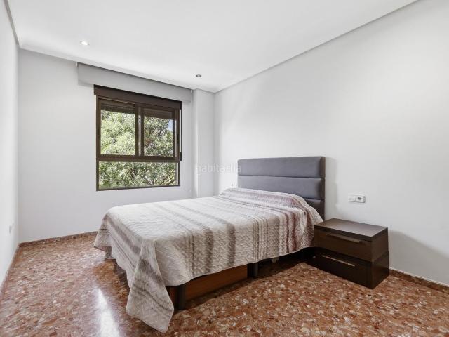 Piso en venta en Valencia, El Castellar i l'Oliverar. Pisos.