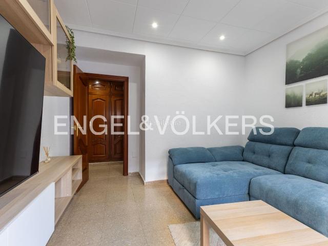 Piso en venta en Valencia, El Carme. Piso grande en el Carmen. Pisos.
