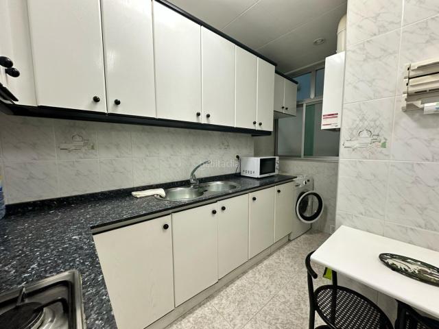 Piso en venta en Valencia, El Grau. AMPLIA VIVIENDA EXTERIOR DE 93 m² CON TERRAZA Y BALCÓN. Pisos.