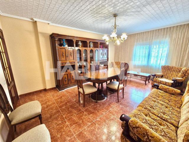 Piso en venta en Valencia, El Grau. Espectacular piso de 4 habitaciones en venta frente al Puerto de Valencia. Pisos.