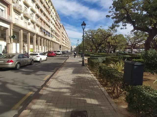 Piso en venta en Valencia, El Grau. Pisos.