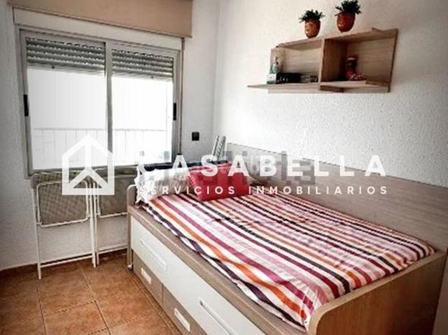 Piso en venta en Valencia, El Perellonet. Casabella Inmobiliaria vende apartamento con vistas frontales en el Perellonet. Pisos.