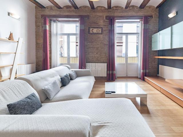 Piso en venta en Valencia, El Pilar. JOYA DE DISEÑO JUNTO AL MERCADO CENTRAL!. Pisos.