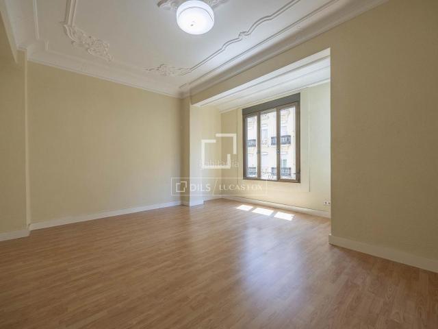 Piso en venta en Valencia, El Pla del Remei. Piso de 4 dormitorios en venta en El Pla del Remei, Valencia. Pisos.