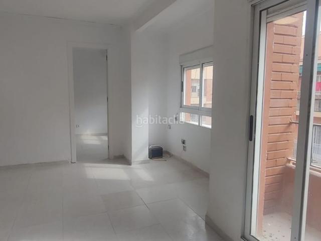 Piso en venta en Valencia, Els Orriols. Vivienda en Rascanya esquinera y con balcón. Pisos.