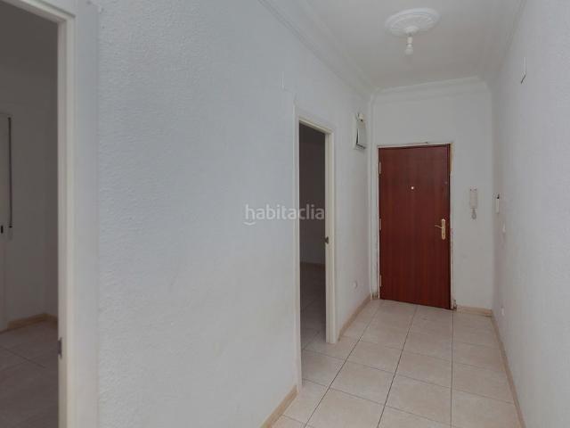 Piso en venta en Valencia, Fonteta de Sant Lluís. Solvia Inmobiliaria Piso Valencia. Pisos.